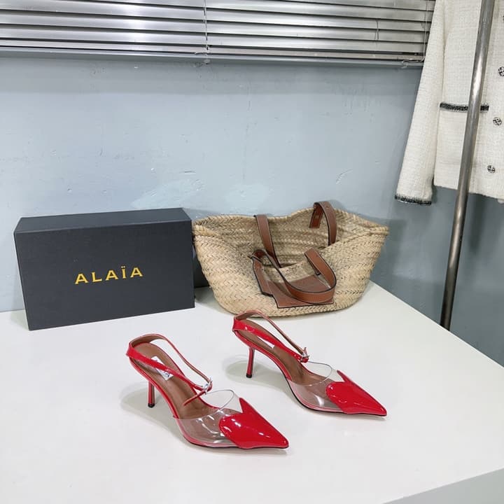 Alaïa Heart PVC Pointed Toe Slingback Mules – Spring/Summer Collection – 25SS in Black Patent Toe