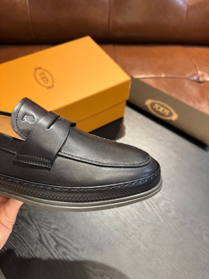 Tod's Gommino Calfskin Loafers in Charcoal Suede