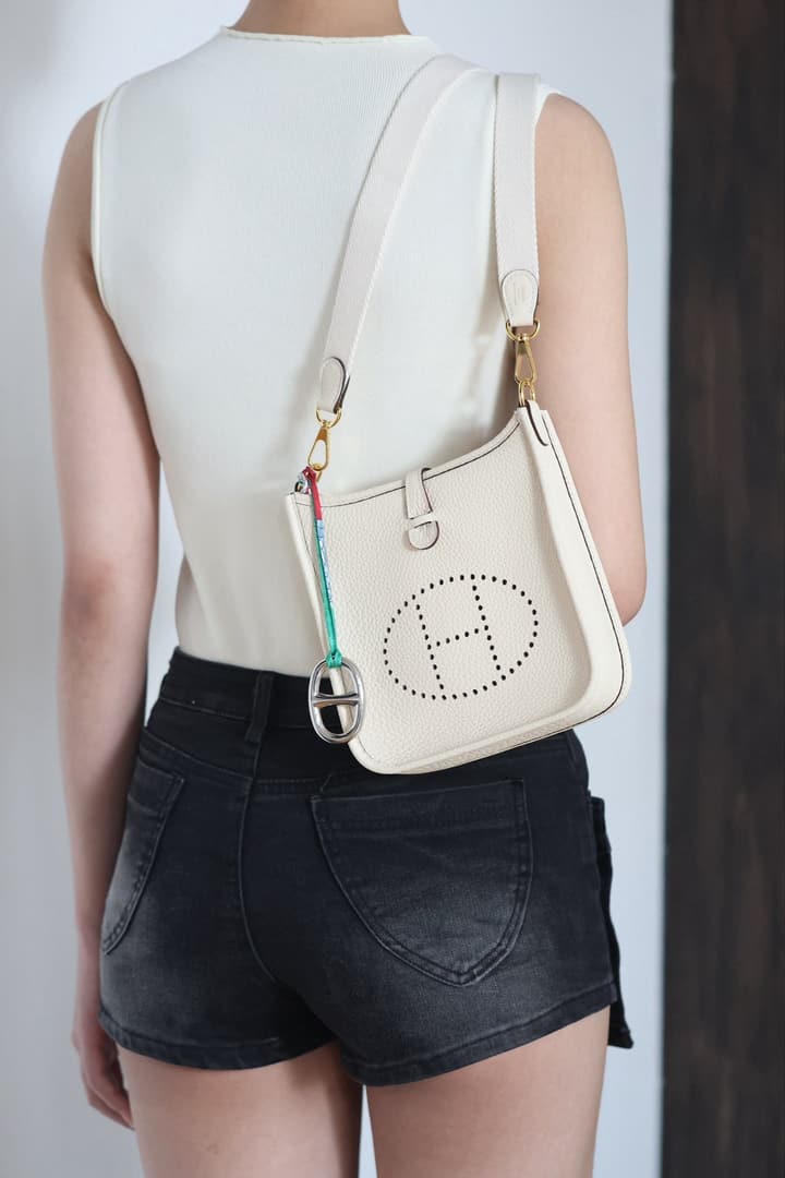 Hermès Mini Evelyne Nata – TC Leather in Nata With Gold Hardware