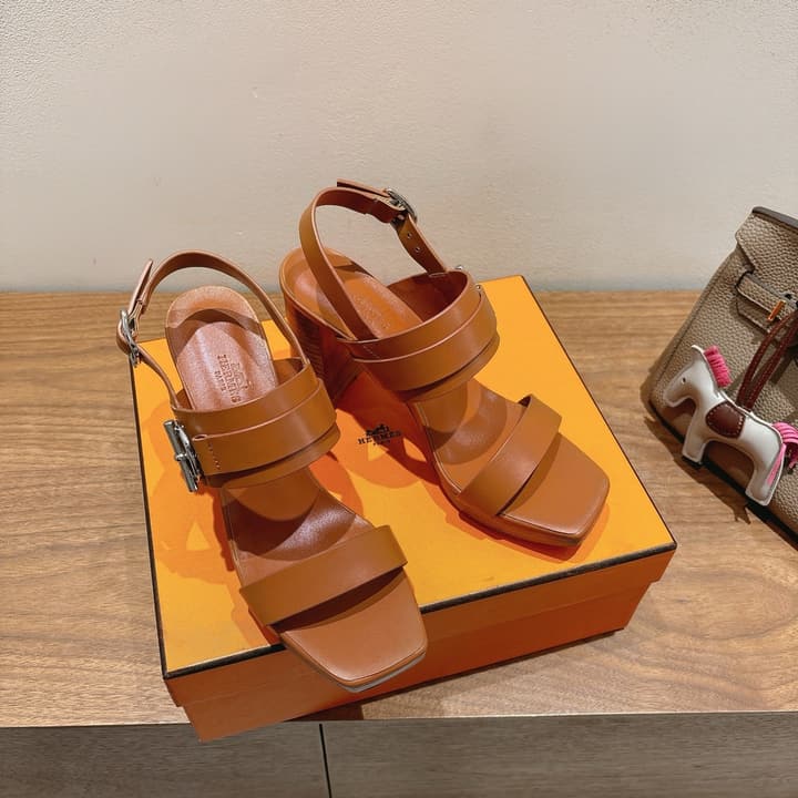 Hermes Color Block Flat Sandals – 2025 New Collection in Black