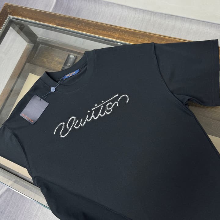 Louis Vuitton Embroidered Logo Oversized T-Shirt – Summer Collection – 26SS in Apricot Colorful LV Lovers