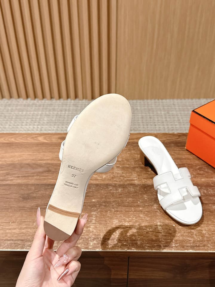 Hermès Classic H-Logo Chunky Heel Sandals in Black Leather