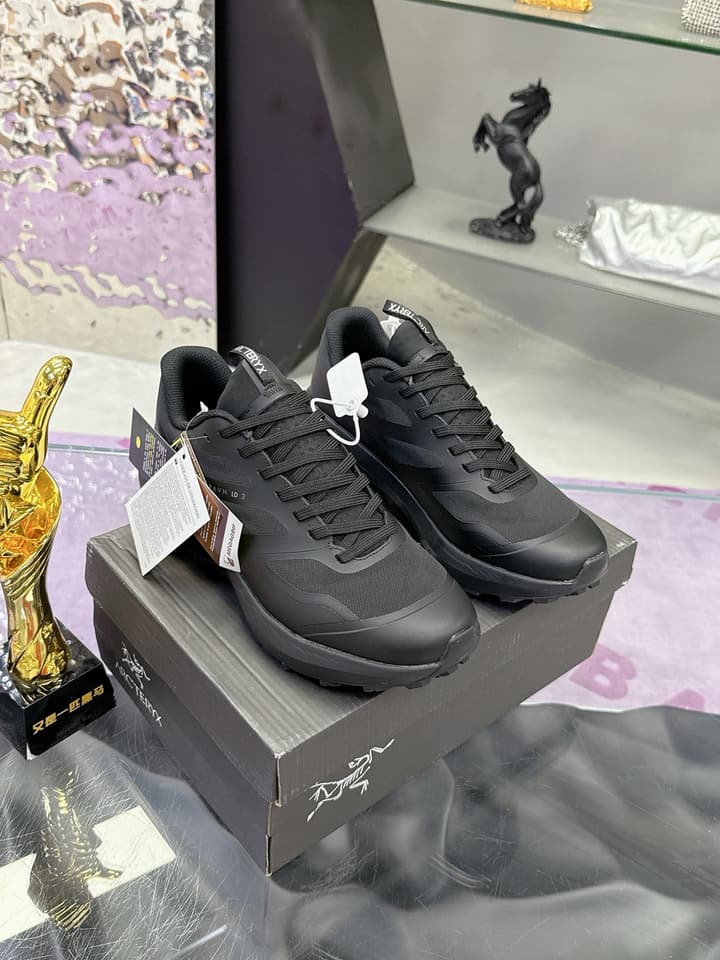 Arc'teryx Norvan LD 3 GORE-TEX Waterproof Trail Running Shoes in All Black