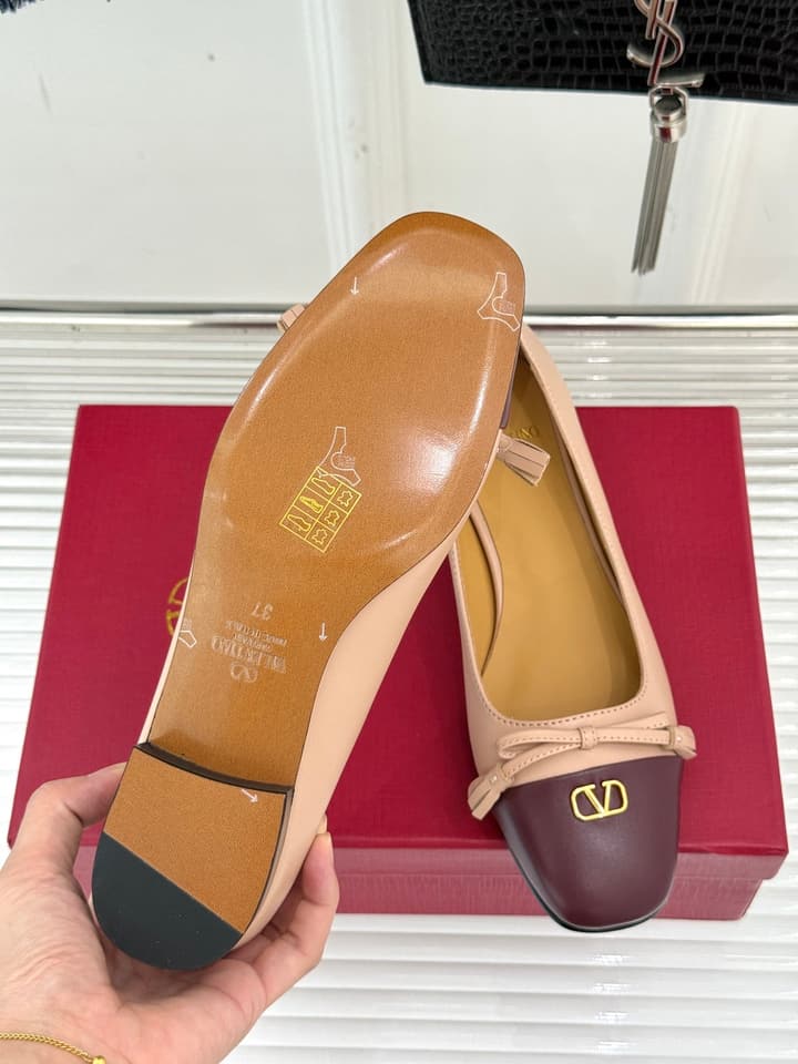 Valentino VLogo Metal Buckle Ballet Flats – 25FW in Charcoal