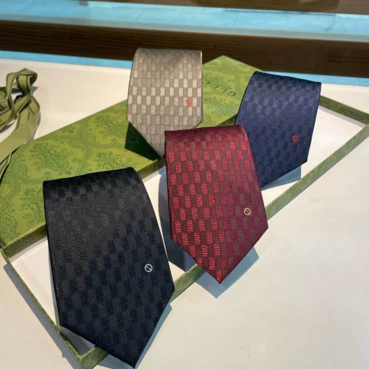 Gucci GG Logo Jacquard Tie in Black