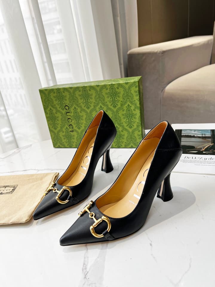 Gucci Horsebit Pointed Pumps – Early Spring Collection in Black