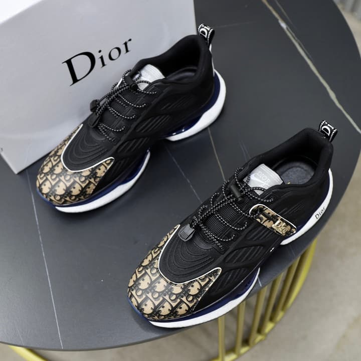 Dior Men's Luxury Running Shoes in Off-white With Grey Pattern