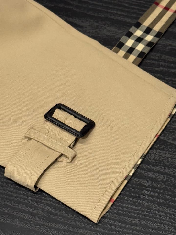 Burberry Short Trench Coat in Short Khaki Trench Coat