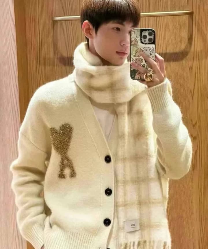 AMI Paris Holiday Limited Gold Heart Jacquard Cardigan – 24FW in Cream Gold Heart Cardigan