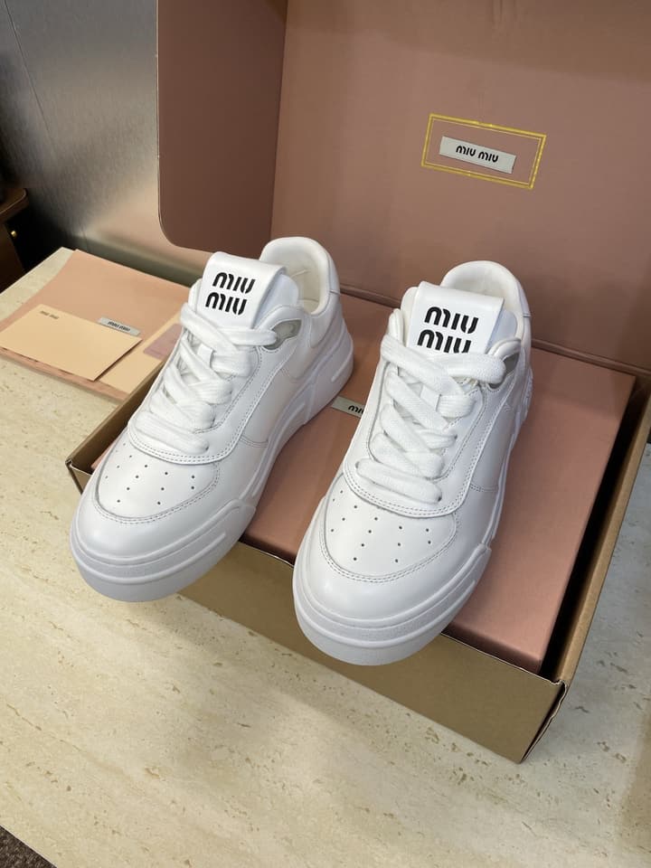 Miu Miu 2025FW Runway Lace-Up Casual Sneakers – 2025FW in Distressed Off-white Sneaker