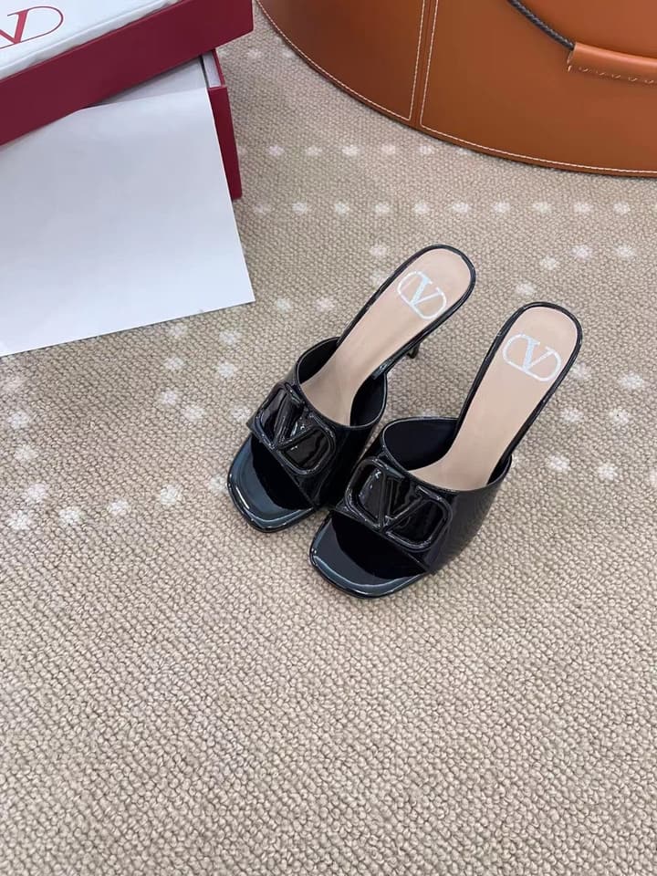 Valentino VLogo Patent Leather Heeled Mules in Burgundy Red