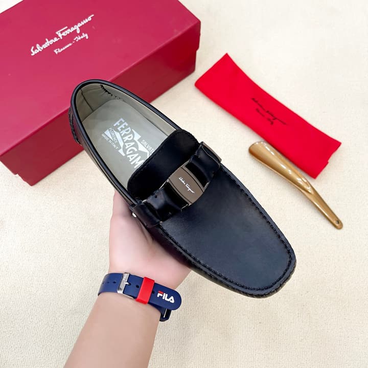 Ferragamo Men's Driving Loafers in Black Grained Gancini