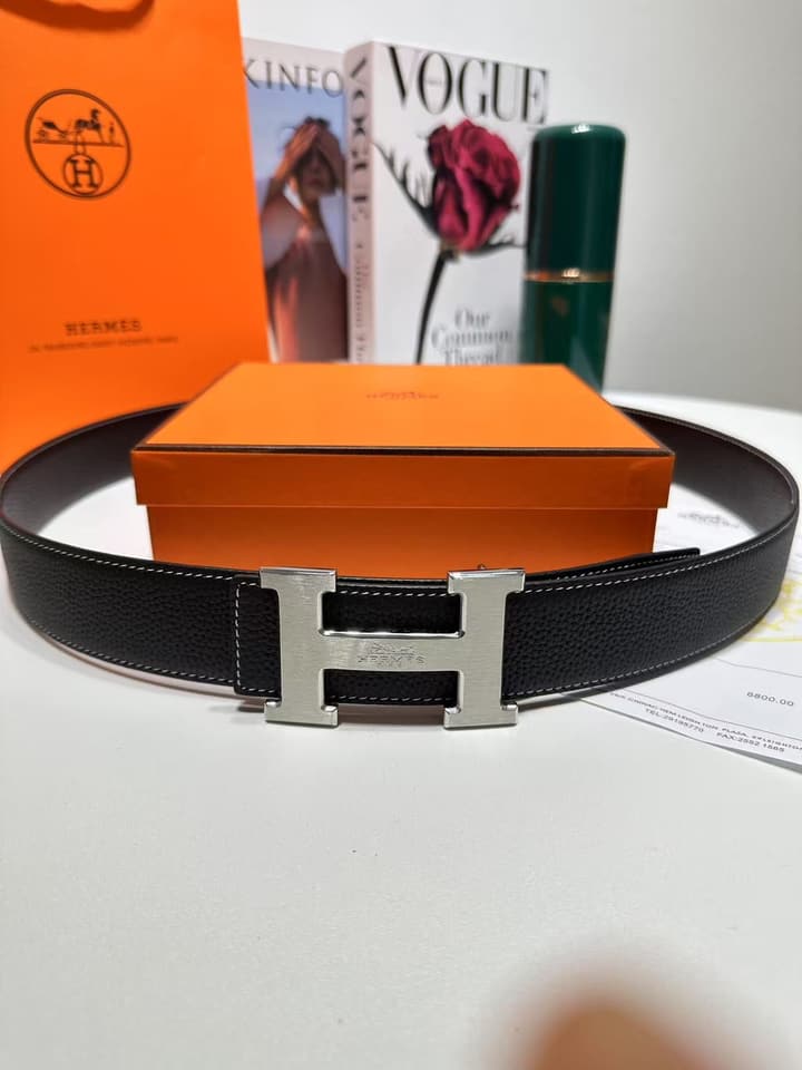 Hermès Men's Top-Layer Cowhide Pin Buckle Belt in Black With Silver Buckle