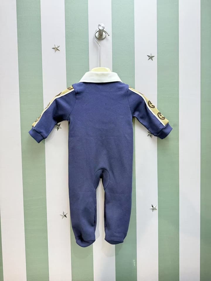 Gucci Collared Long Sleeve Baby Romper – 2025SS – Kids Collection in Navy Blue With White Collar