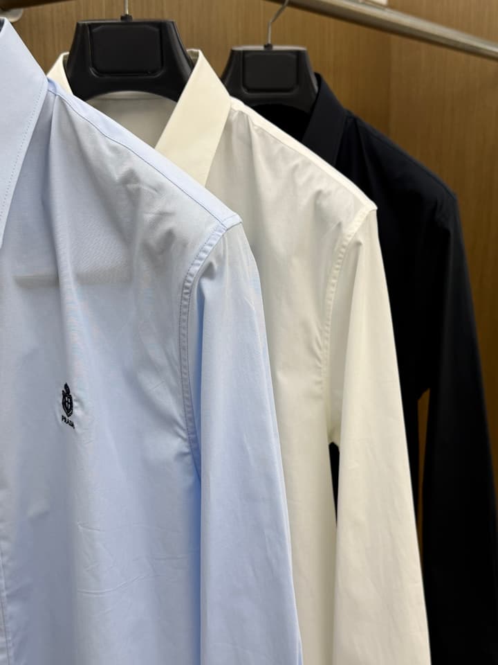 Prada Lightweight Cotton Long-Sleeve Shirt – Spring/Summer Collection