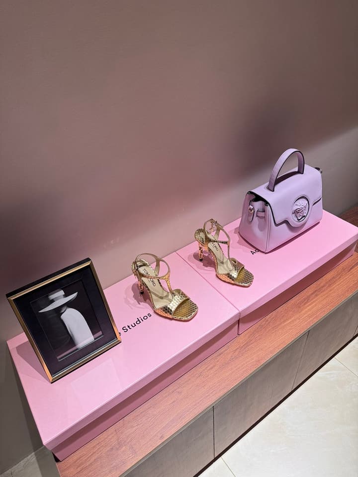 TOM FORD Padlock Heeled Sandals – 24SS Collection in Black Sandals