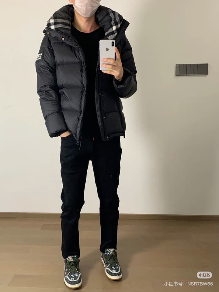 Burberry Detachable Hood Puffer Jacket – SS23 in Black Down Jacket (full Sleeve)