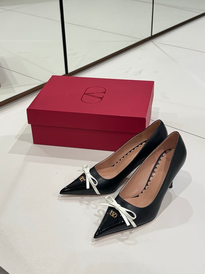 Valentino Bow-Detail High Heels in Black With White Bow