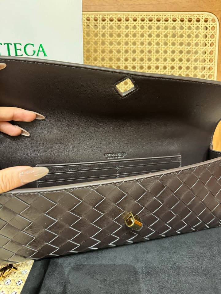 Bottega Veneta Andiamo Clutch