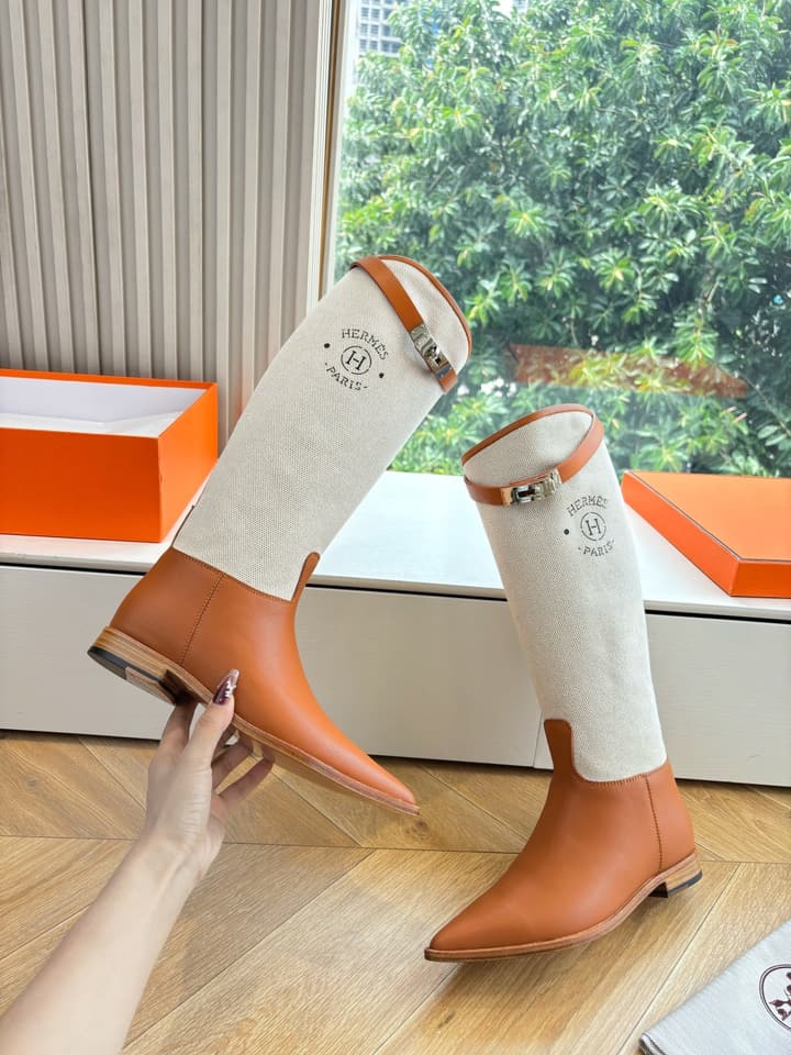 Hermès Classic Knee-High Boots – 2025FW in Assorted Buckle Riding Boots Display
