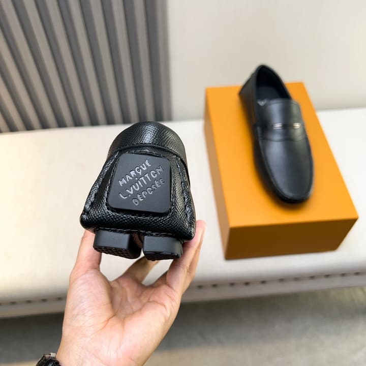 Louis Vuitton Pebbled Leather Driving Shoes in Black Textured Leather