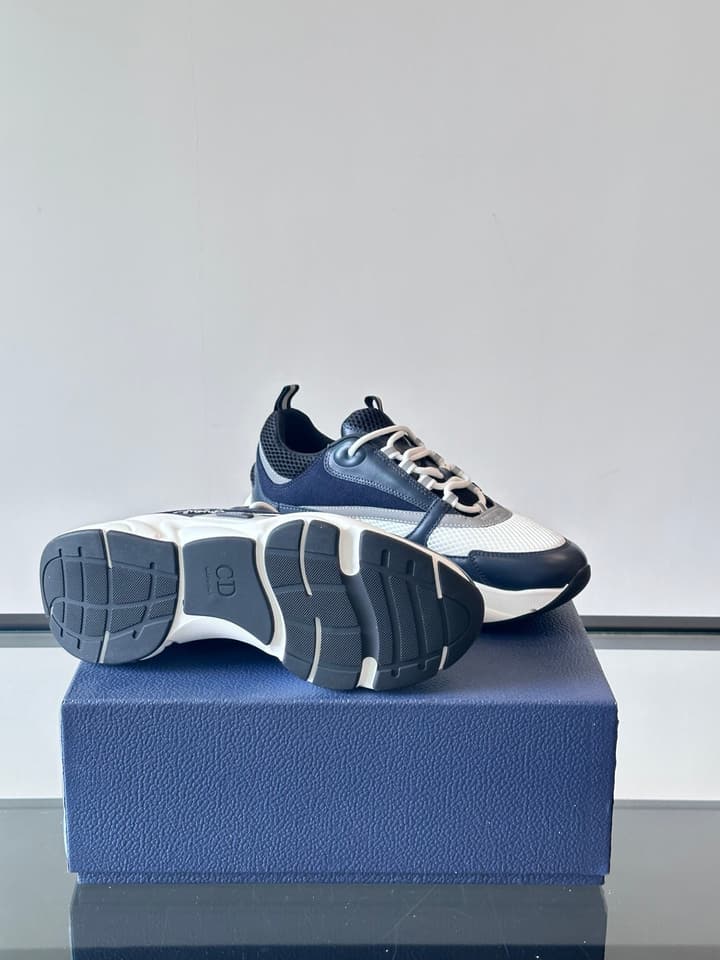 Dior B22 Retro Jogging Sneakers in Black And White Oblique