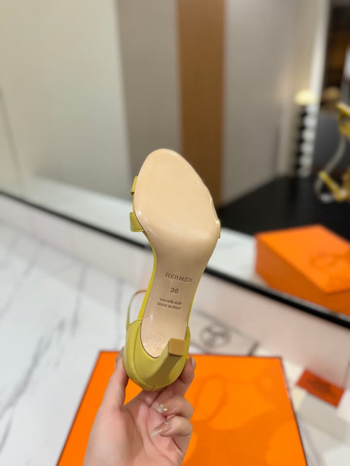 Hermès Classic Smooth Cowhide Pumps – 9cm in Caramel Brown