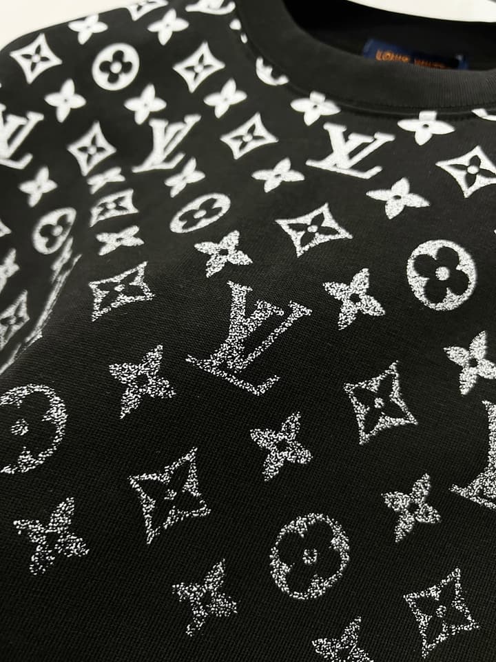 Louis Vuitton Gradient Monogram T-Shirt – 2025 Summer Collection in Black Bottom Gradient Monogram
