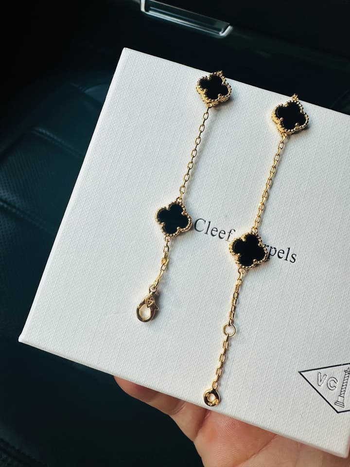 Van Cleef & Arpels Vintage Alhambra Gold Onyx Necklace – 2025 Collection