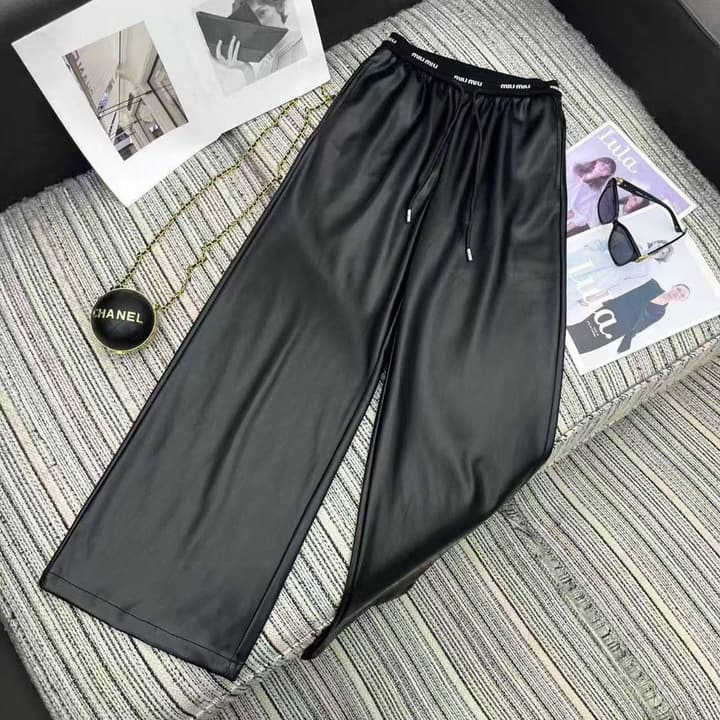 Miu Miu Letter Elastic Waist Straight Leather Pants in Black
