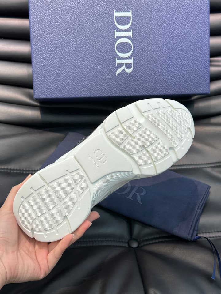 Dior B22 Men's Retro Jogging Sneakers in Black And White Patterned