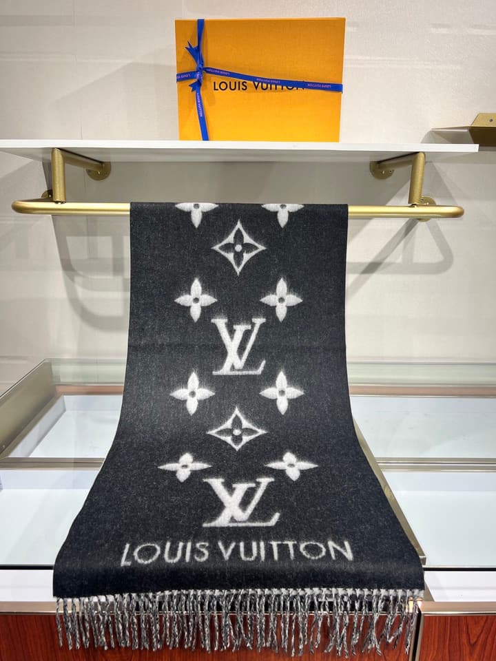 Louis Vuitton Reykjavik Cashmere Scarf/Shawl