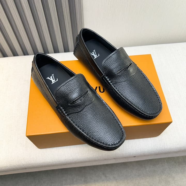 Louis Vuitton Pebbled Leather Driving Shoes in Black Textured Leather