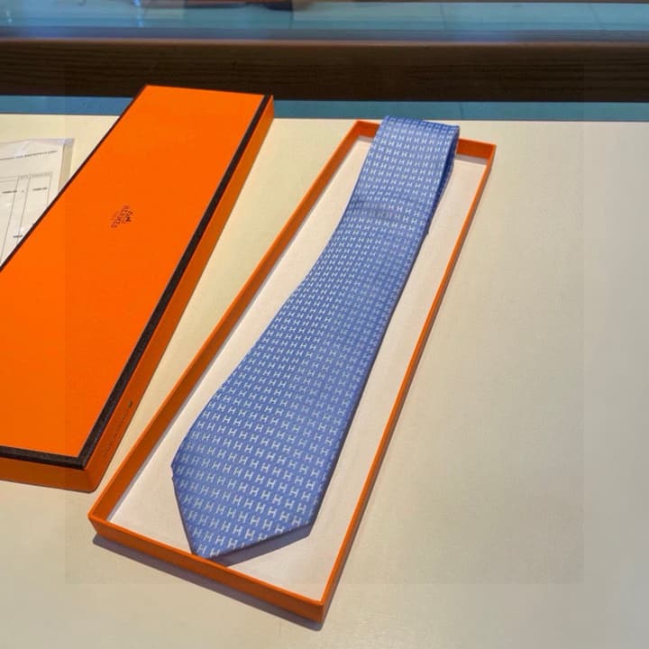 Hermès Men's H-Letter Silk Tie – New Collection in Burgundy