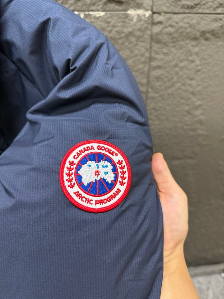 Canada Goose Lodge Series Coach Puffer Jacket – 2025 New Style in Black