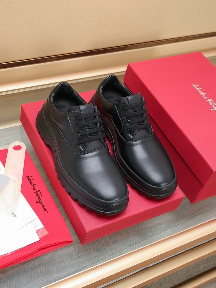 Ferragamo Premium Business Dress Shoes in Black Leather Derby