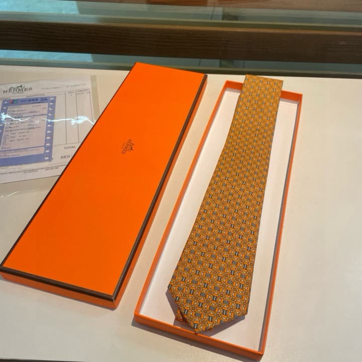 Hermès Men's Horsebit Print Silk Tie