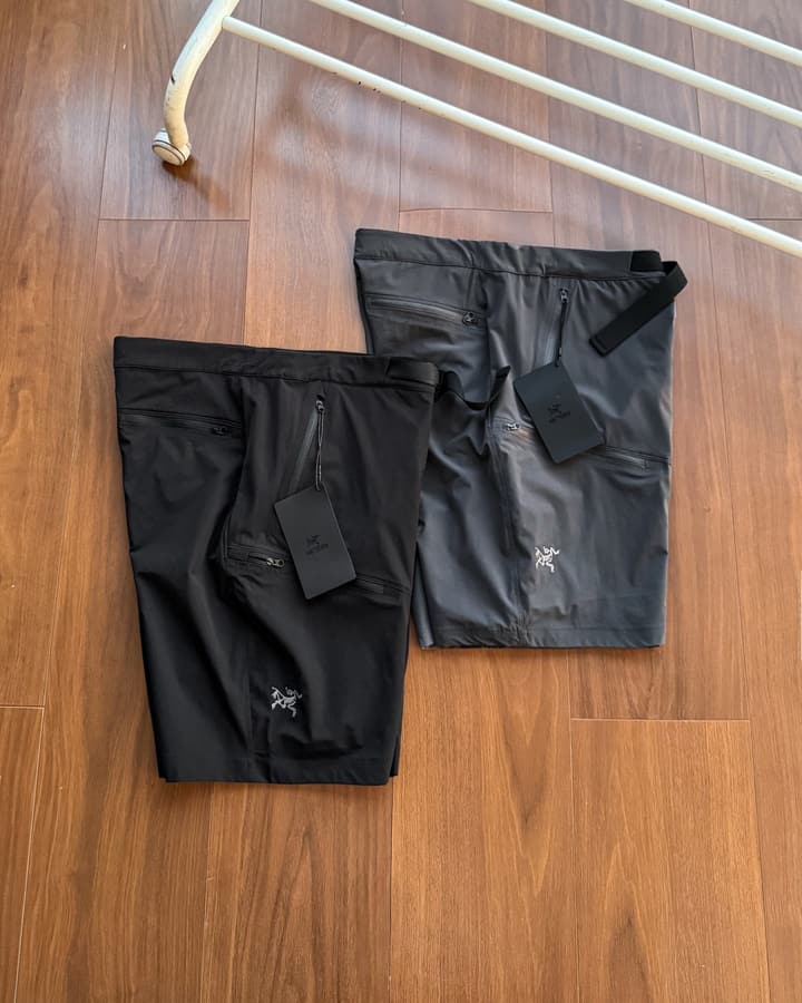 Arc'teryx Logo Embroidered Belted Casual Shorts – Summer Collection in Black