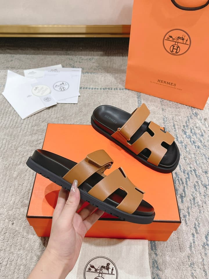 Hermès Chypre Leather Unisex Slides – 2023SS in Blush Pink