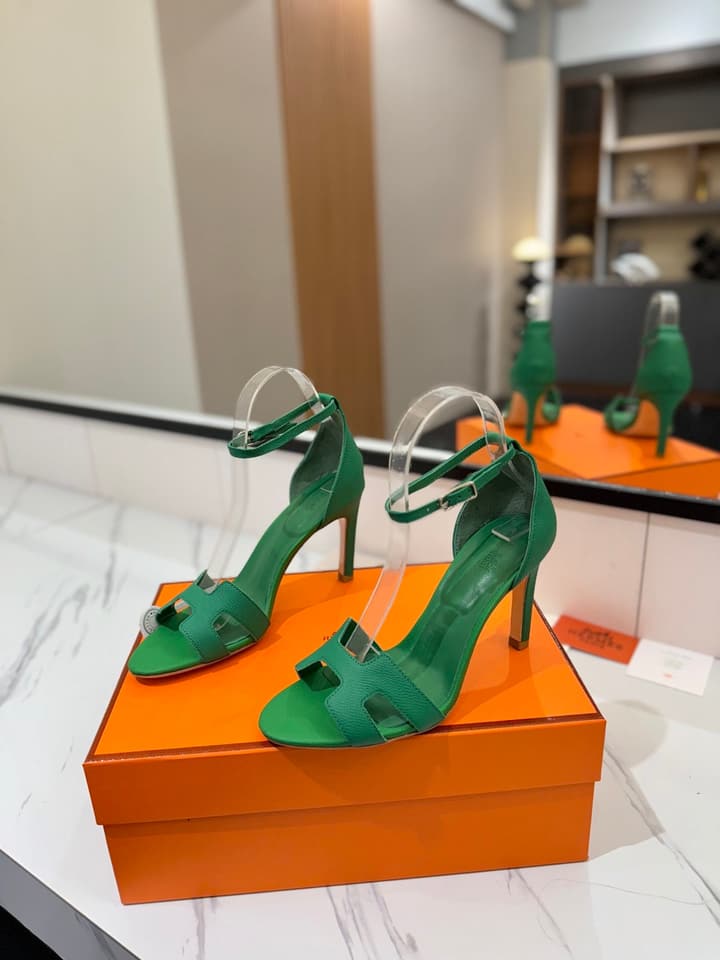 Hermès Classic H Palm Grain Heeled Sandals – 9cm in Black