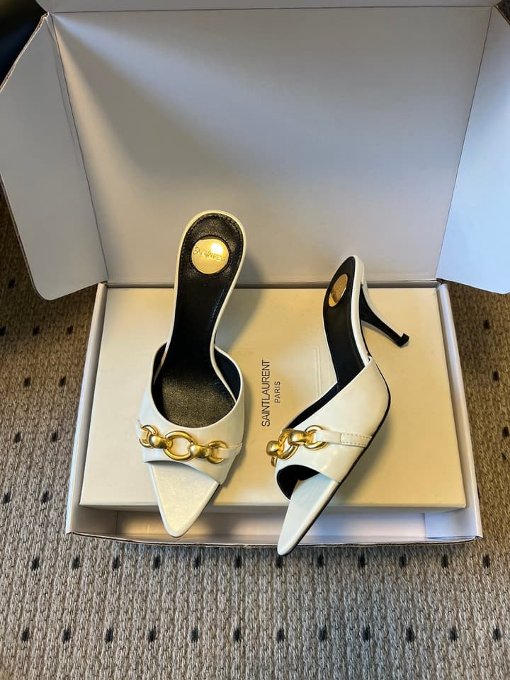 Saint Laurent Chain Pointed-Toe Heeled Mules – 26SS in Beige