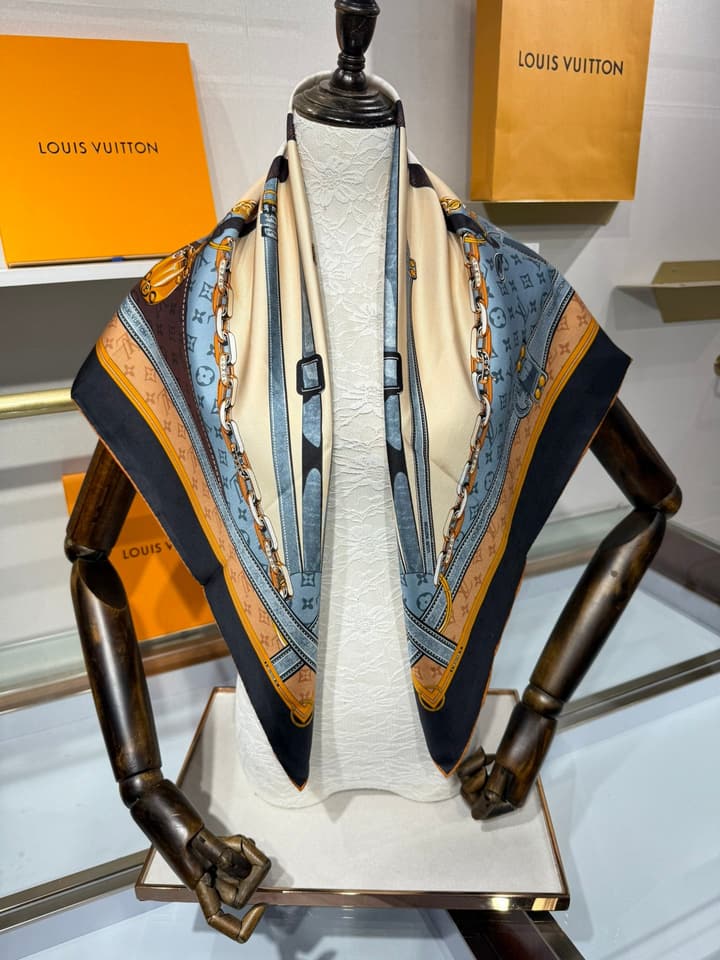 Louis Vuitton 2025 Printed Silk Scarf – 2025 Collection