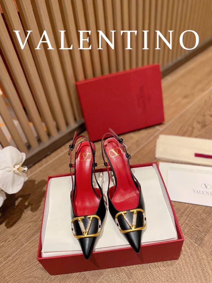 Valentino VLogo Signature Leather Pumps – 2022 Collection in Glossy Black With Red Lining
