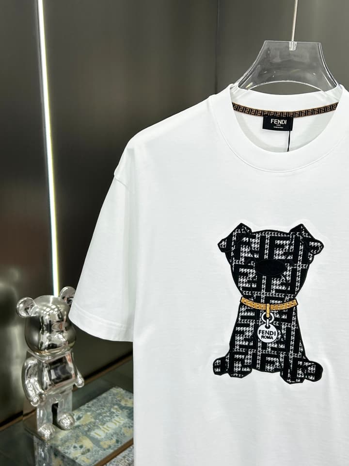 Fendi Logo and Graphic Cotton T-Shirt – 2026SS in Black Dog Graphic
