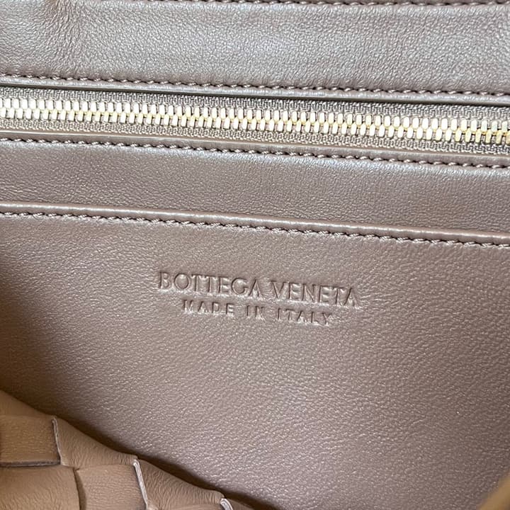 Bottega Veneta Andiamo Handbag in Charcoal Grey