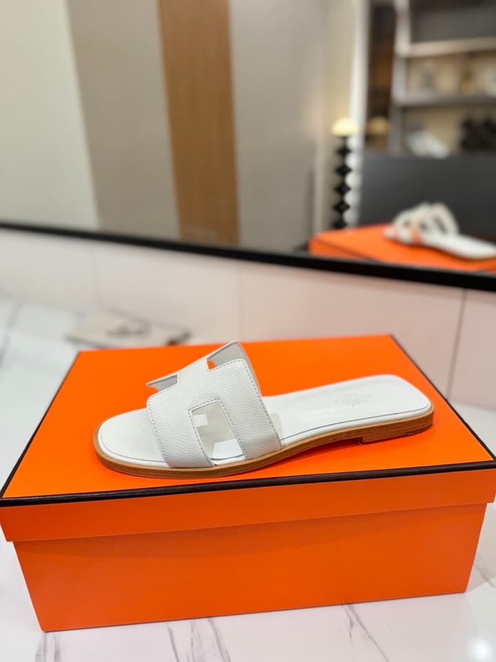 Hermès Classic Epsom Leather Loafers in Green