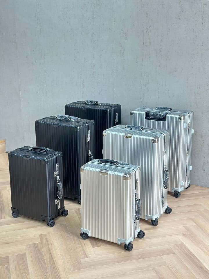 Rimowa 973 Vintage Aluminum-Magnesium Alloy Luggage in Black