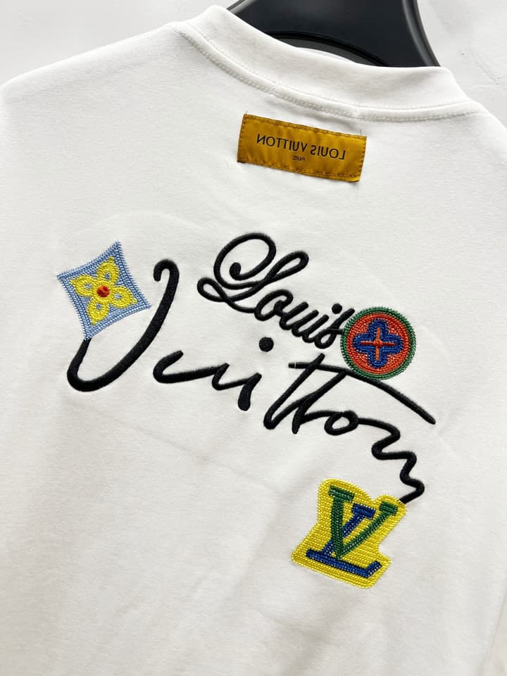 Louis Vuitton Embroidered Floral Logo T-Shirt – 25SS Collection in Classic Black