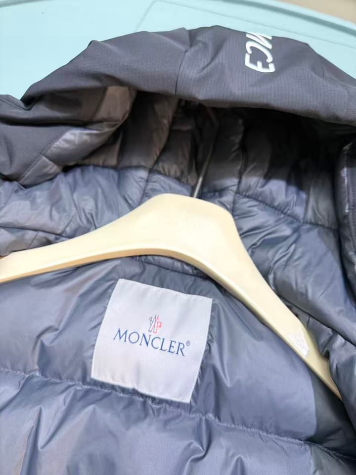 Moncler Kids Detachable Hood Puffer Jacket – 2025FW in Dark Gray