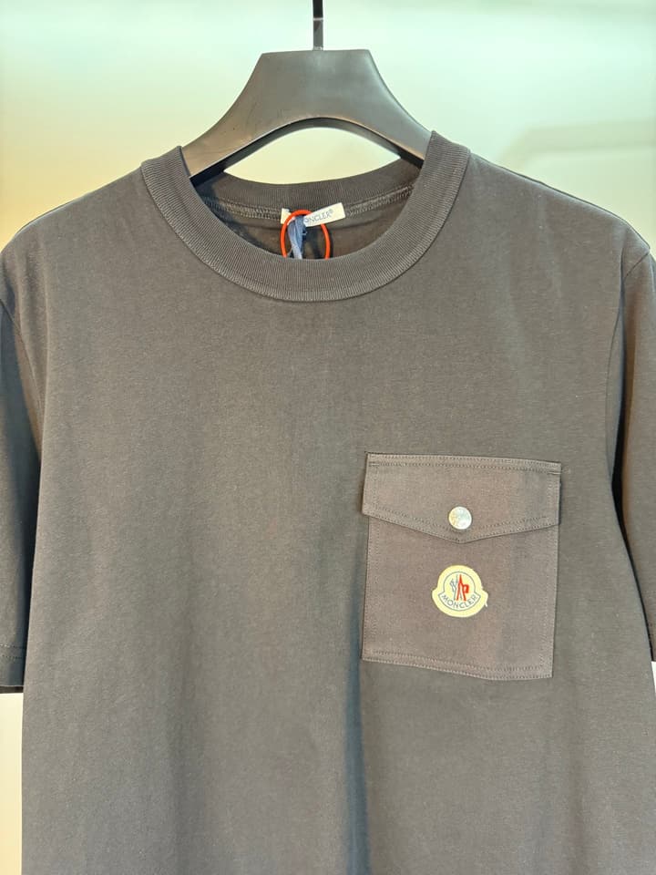 Moncler Logo Pocket Short Sleeve T-Shirt – 25SS in Deep Black